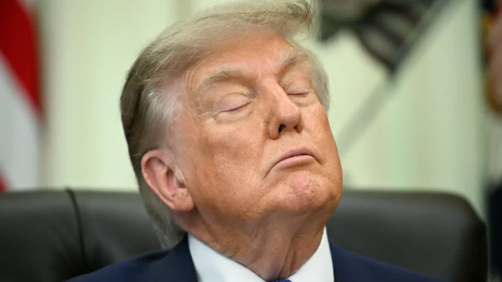Brasil inicia processo de reciprocidade ao tarifaço de Trump, que acusa o país de ajudar China a driblar taxas estadunidenses