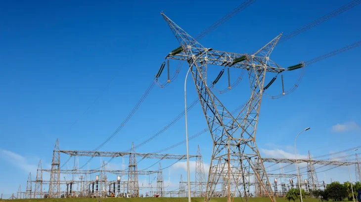 Consumidores poderão escolher fornecedores de energia a partir de 2027