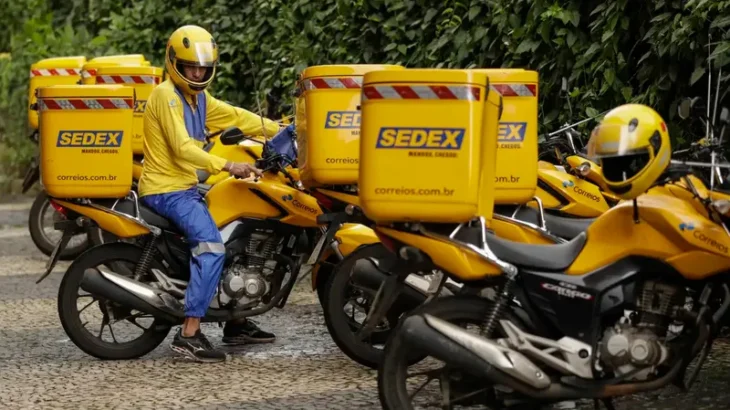 Trabalhadores dos Correios estão em greve por tempo indeterminado