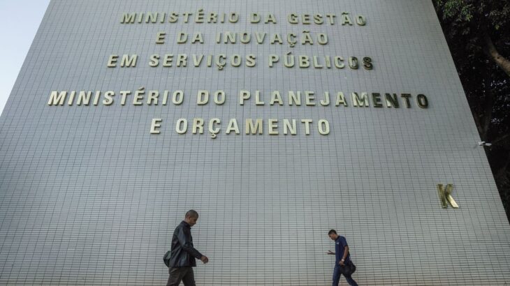 Governo pretende realocar R$ 20 bilhões no Orçamento de 2027